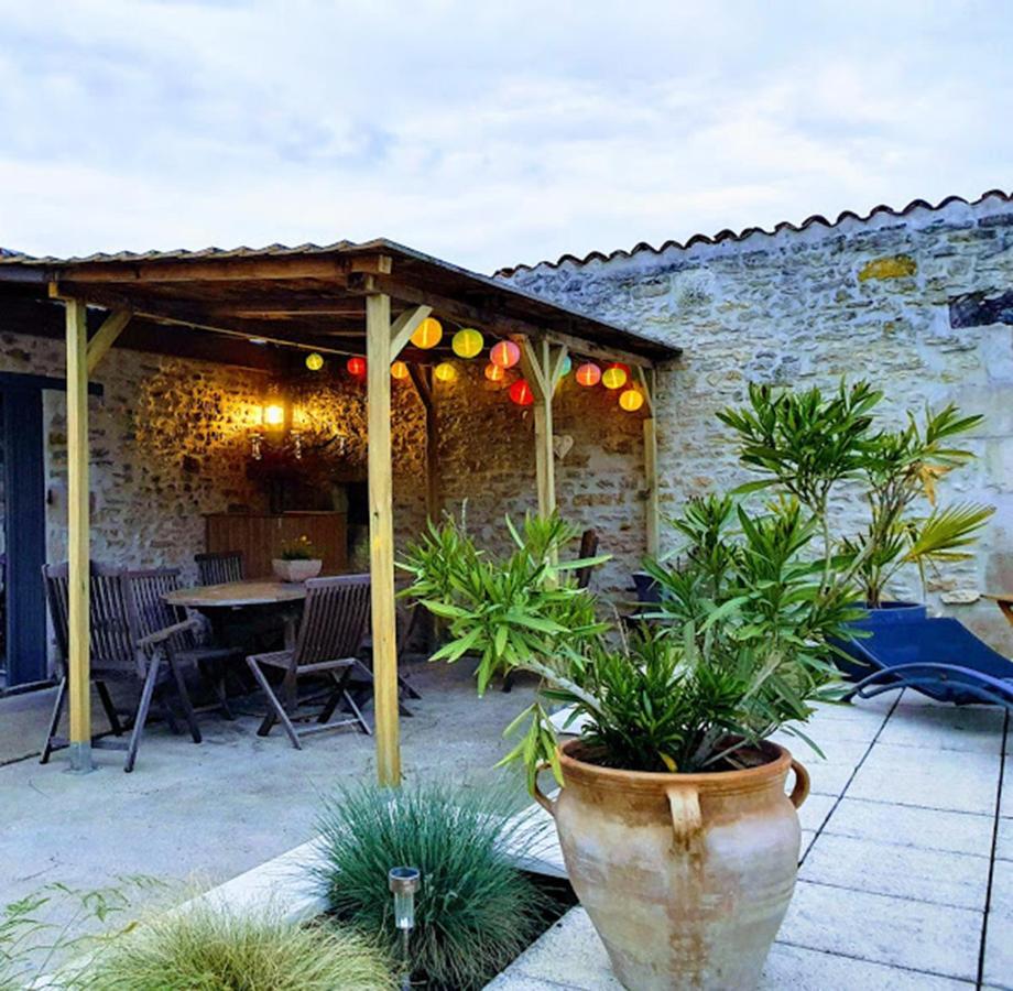 Mas De La Piniere Bed & Breakfast Mauprevoir Exterior photo